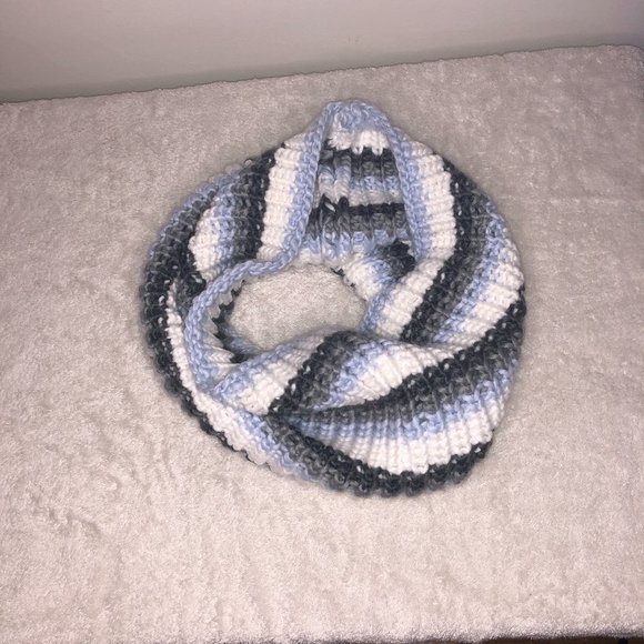 Ann Taylor Scarf Loop Scarf - Picture 2 of 4